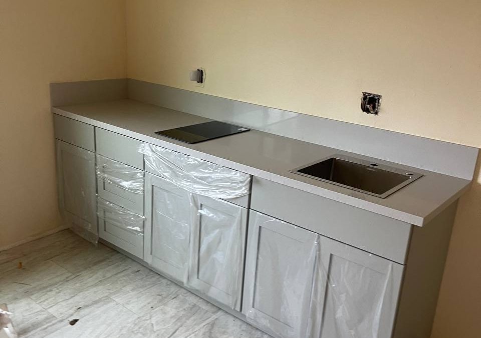 Quartz countertop, Cohasset St, Winnetka