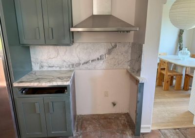 Marble kitchen backsplash, Bryn Mawr Dr, Los Angeles